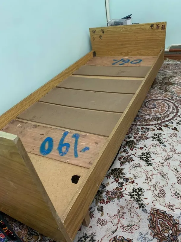 Спальня кровать 2 кишилик , 1 та 1 кишилик кровать, ойнали трюмо. 6 Спальня кровать 2 кишилик , 1 та 1 кишилик кровать, ойнали трюмо. 6