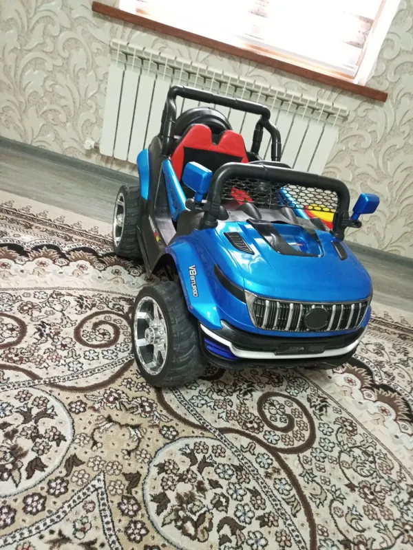 Продам детскую машину и мотоцикл не дорого