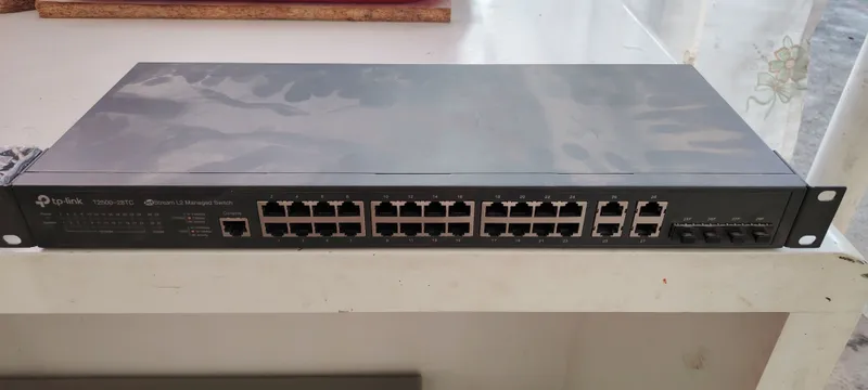 Komplekti bilan server shkafi shoshilinch sotiladi 6 Komplekti bilan server shkafi shoshilinch sotiladi 6