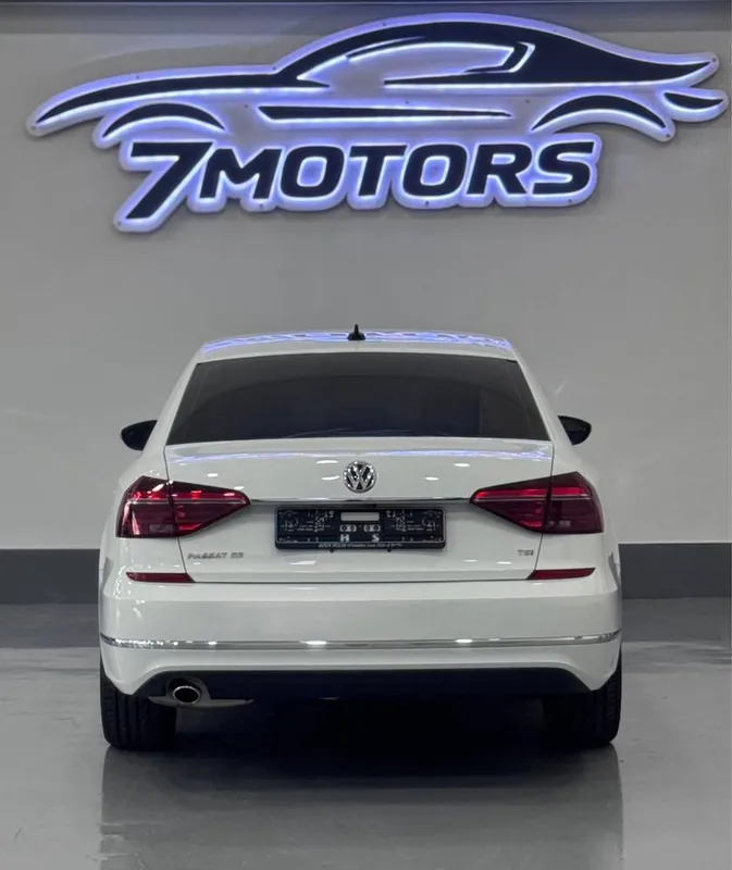 Volkswagen Passat 2.0 R-Line — фото 7