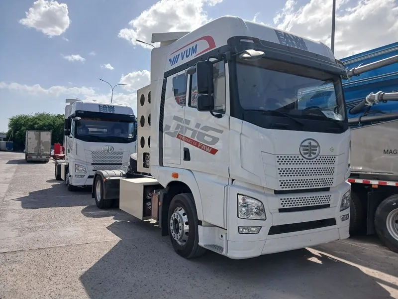 Седельный тягач FAW JH6 4x2 CNG (пневмоподвеске) 2 Седельный тягач FAW JH6 4x2 CNG (пневмоподвеске) 2