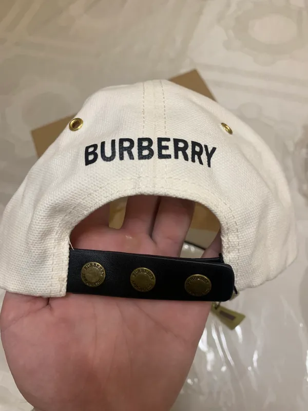 Burberry kepka Burberry kepka