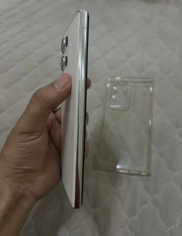 Samsung S23 Ultra, Koreyskiy, IMEI bor 6 Samsung S23 Ultra, Koreyskiy, IMEI bor 6
