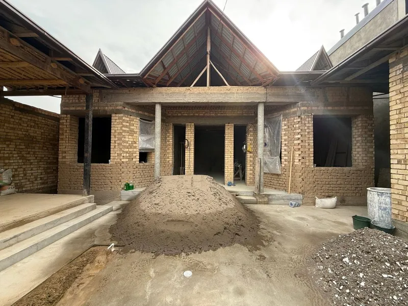 3 сотки 185 м² 5 комнат Келес Абдурахмонов в центре