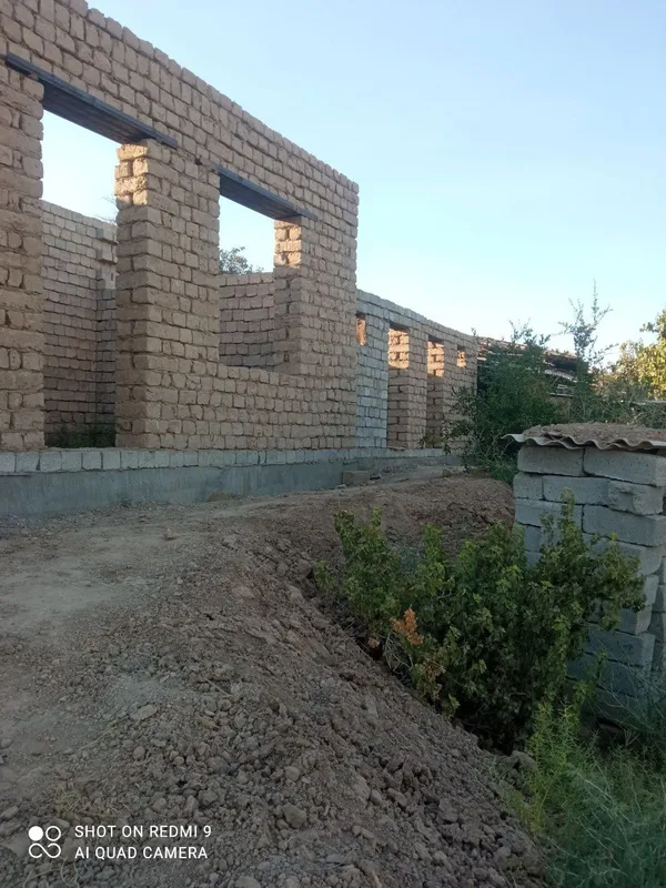 Курилиш тугаланмаган ховли