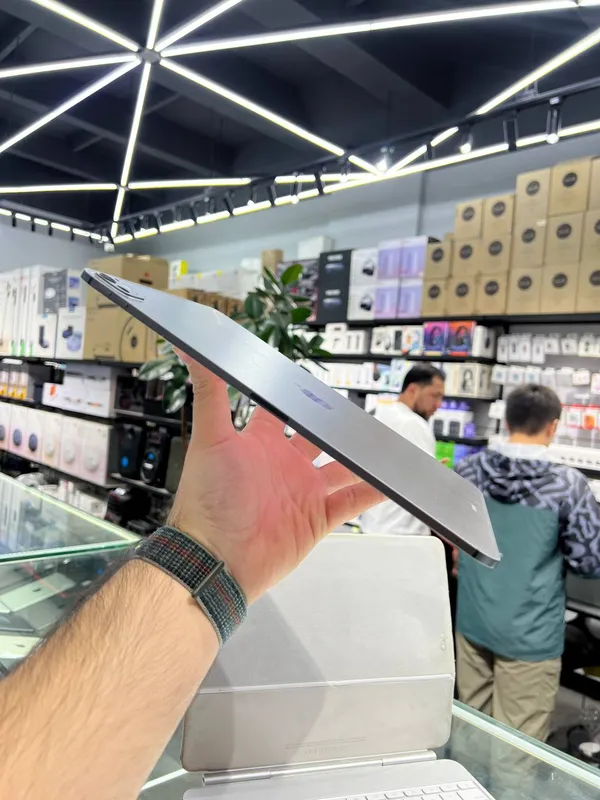 iPad Pro 13 M4 E-Sim 6