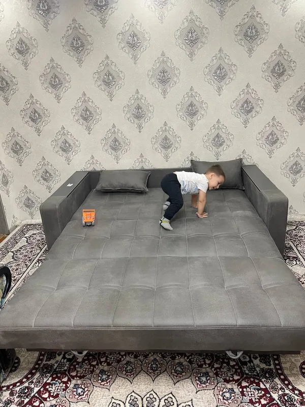 Диван