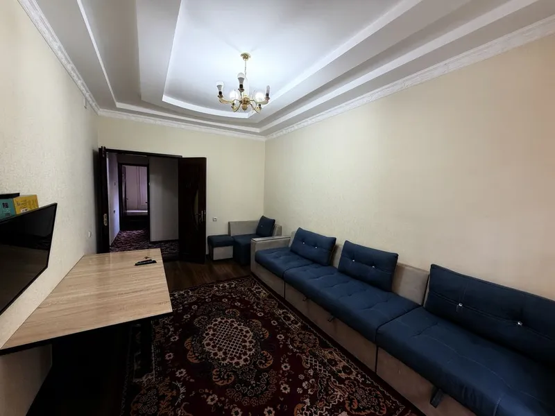 Ижарага квартира Куйлик массив 4 Оилага 125- мактаб 2/3 хона килинган — фото 1