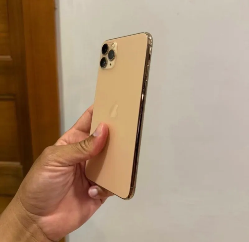 iPhone 11 ProMax 64Gb Gold Akk: 70% Kelwamiz — фото 3