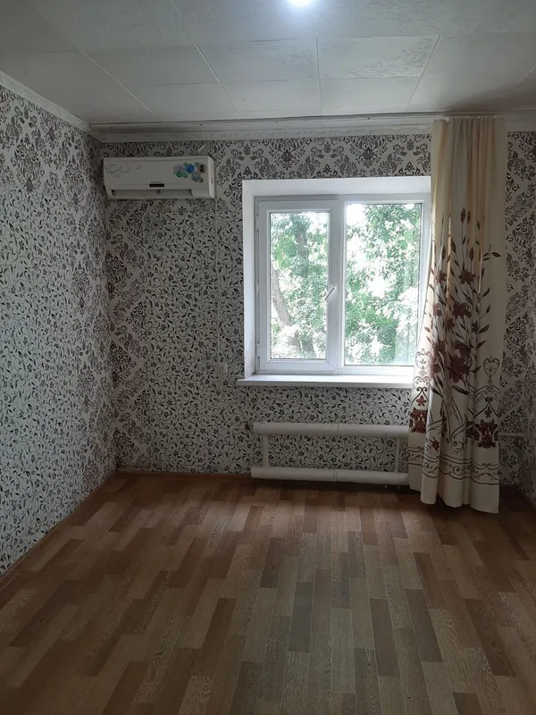 Срочна 2 хонали уй сотилади.