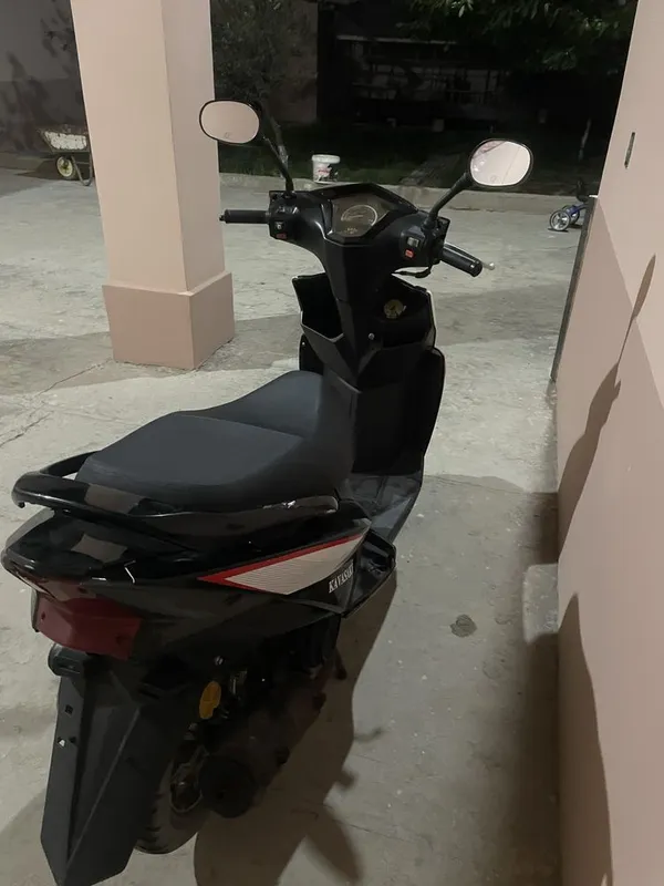 Скутер кавасаки 125кубов торг есть 2