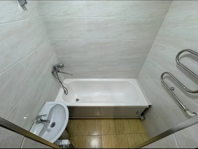 Sergeli tumanida 65 m², 3 xonali kvartira ijarasi · ID 41977 9 Sergeli tumanida 65 m², 3 xonali kvartira ijarasi · ID 41977 9