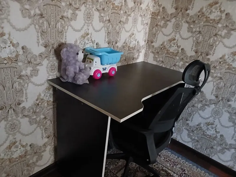 Studia uchun stol stuli 1