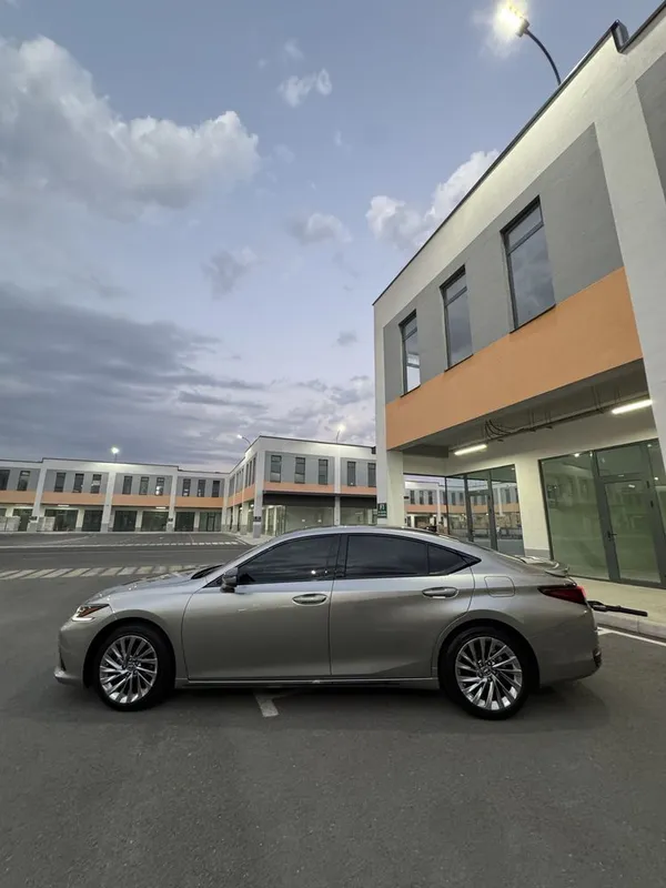 Lexus ES300 Premium Klass 2025 Model 6 Lexus ES300 Premium Klass 2025 Model 6