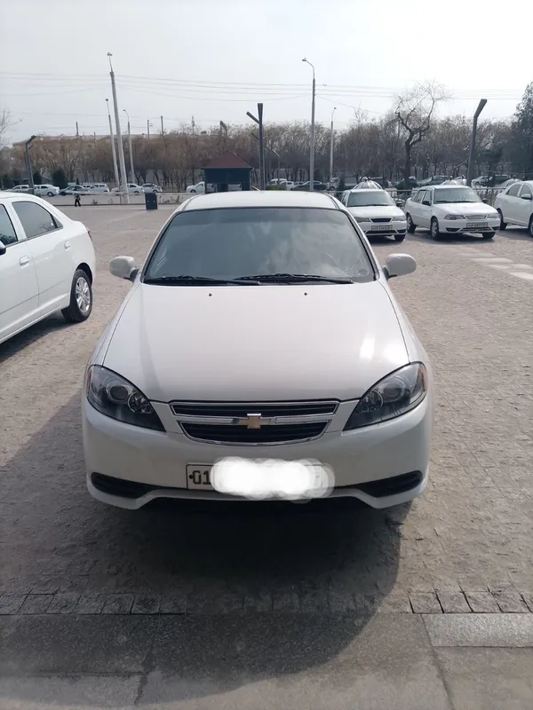 Срочно продаю Лачетти 1.8 2010г 1