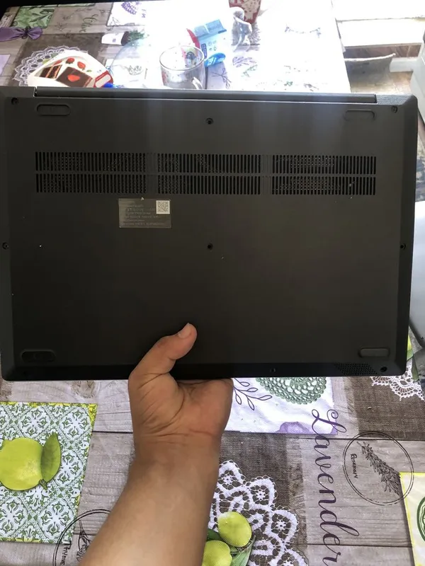 Lenovo V15 noutbook 4 Lenovo V15 noutbook 4