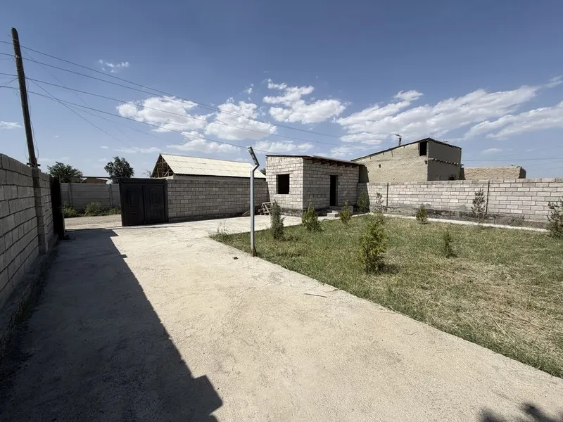 Навои шахардан 5 км узокда жойлашган узимни дачам — фото 1