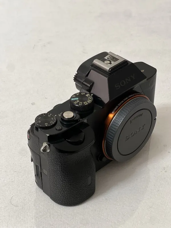 Sony a7s Sotiladi full frem — фото 2