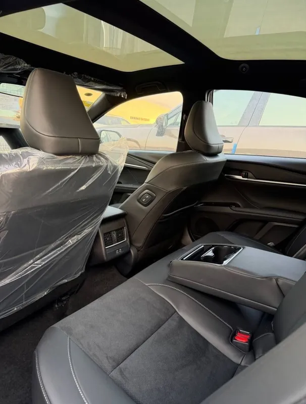 **Camry 2.0 Hybrid Sport Plus — фото 3