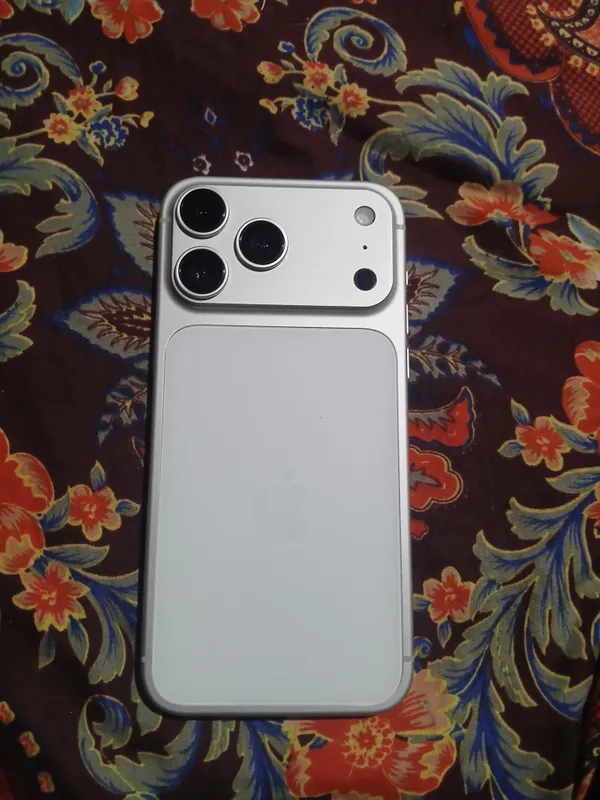 iPhone 14 Max в корпусе 17 Max 2