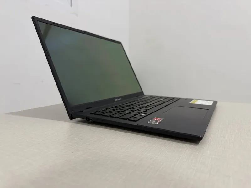 Yangi Asus VivoBook OLED Ryzen 5 8GB 512GB SSD — фото 5