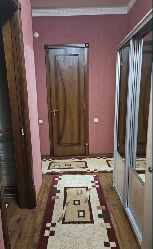 2/2/4 Novomoskovskaya mebel va texnika bilan 9
