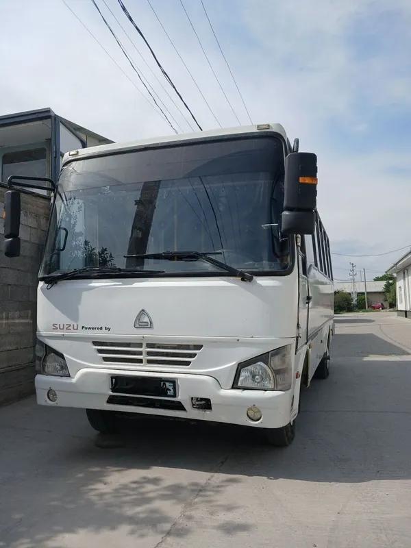 Isuzu aftobusi sotiladi tez va arzon narxlarda 1 Isuzu aftobusi sotiladi tez va arzon narxlarda 1