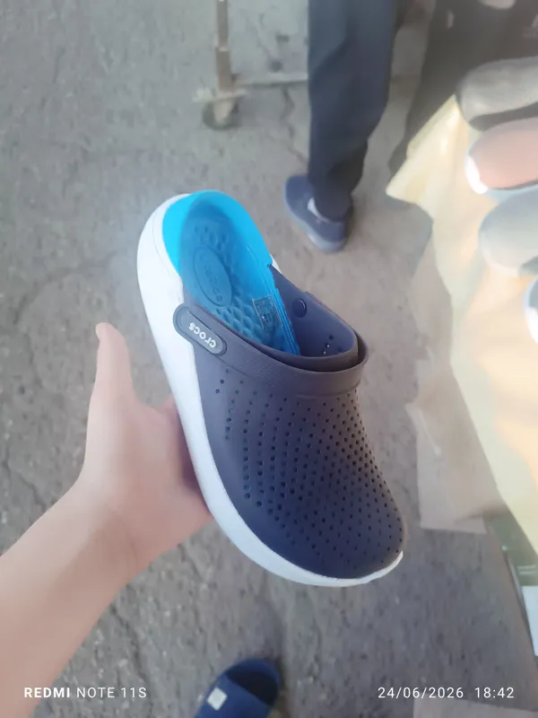 CROCS