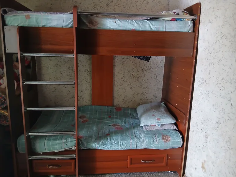 2 etajli kravat 1ta matrasi bor 1 2 etajli kravat 1ta matrasi bor 1