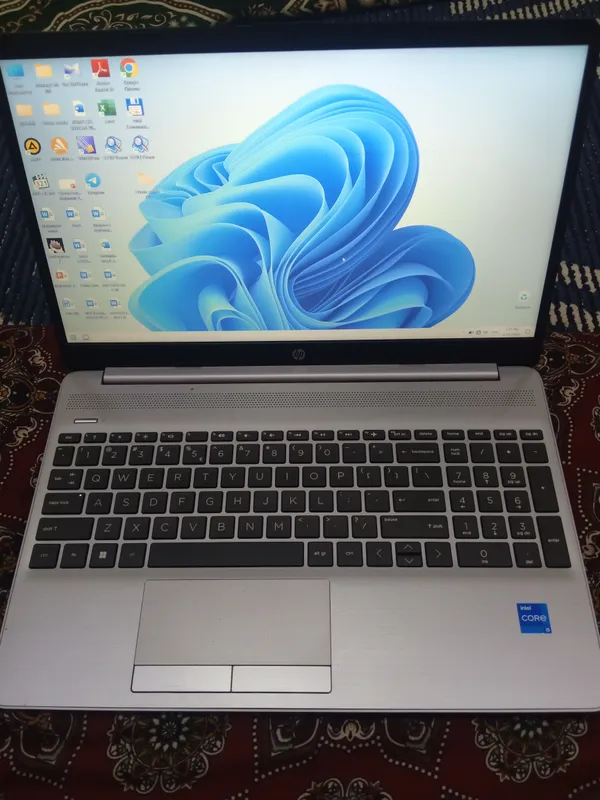 HP CORE i5