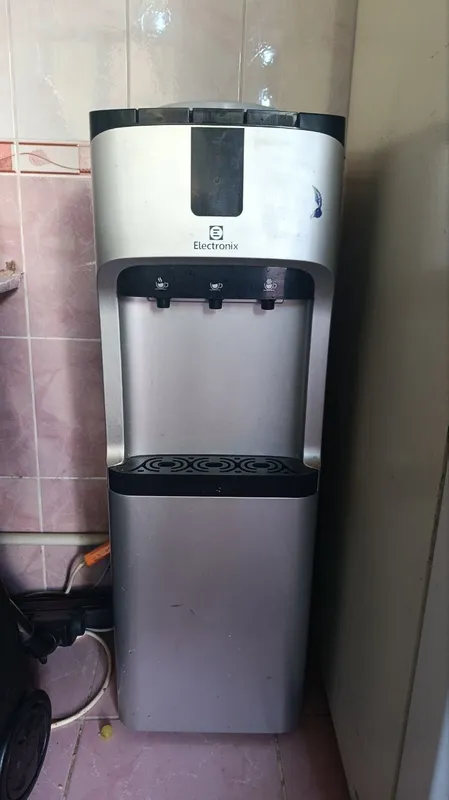продаётся кулер для воды 1 продаётся кулер для воды 1