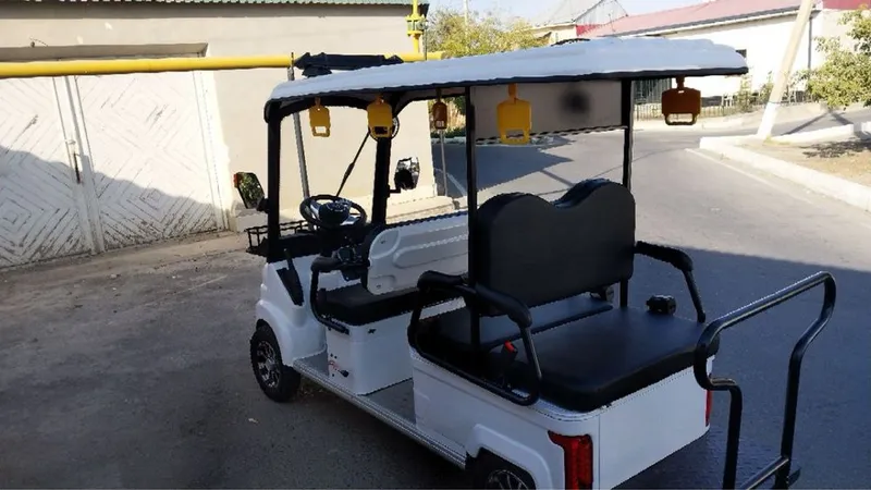 Riksha Sotiladi Golf Car 2 Riksha Sotiladi Golf Car 2