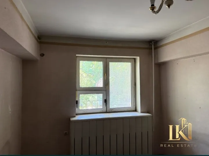 Продаётся 4-комнатная квартира, 85 м², без ремонта 7