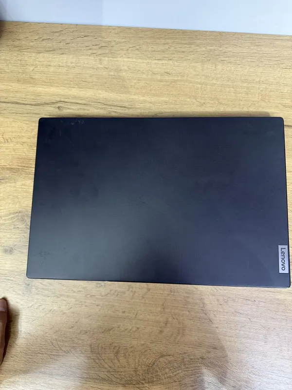 Lenovo ishlatilgan tinniq noutbuk garantiya beramiz Lenovo ishlatilgan tinniq noutbuk garantiya beramiz