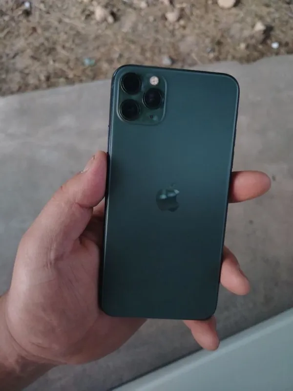 Iphone 11 pro max 64 GB Srochna sotiladi