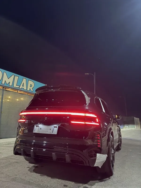 Zeekr 8X Shadow 2026. Диски — дополнительная опция. 3 Zeekr 8X Shadow 2026. Диски — дополнительная опция. 3