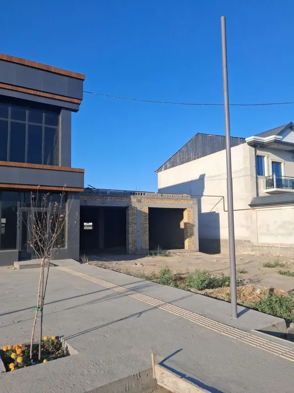 500 м2 да жойлашган бино сотилади. 2