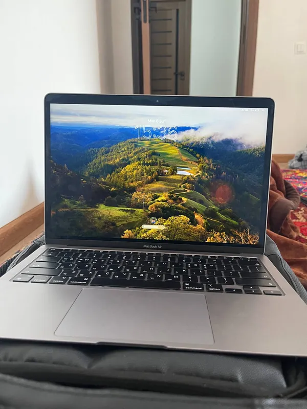 Macbook Air M1 
8/256 
89%
13 dyum — фото 2
