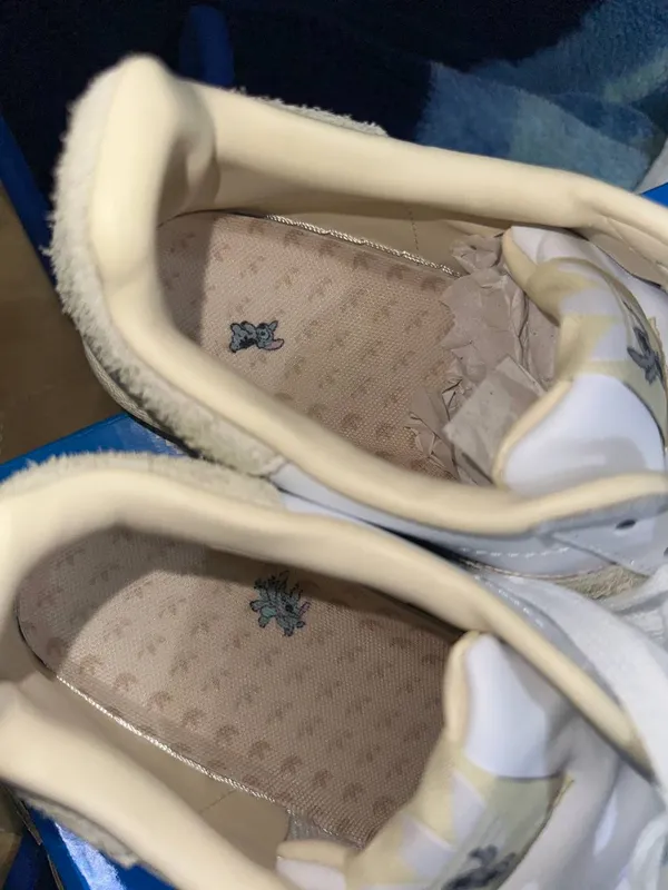 Yangi Adidas stitch krossovkalarini sotaman 3 Yangi Adidas stitch krossovkalarini sotaman 3