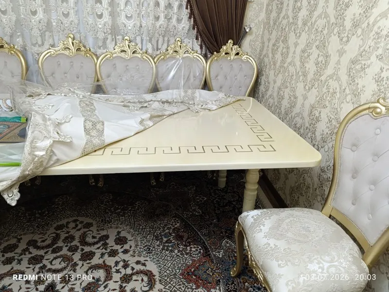Продаётся стулья, стол в падорок. Стуллар сотилади, стол совга 4 Продаётся стулья, стол в падорок. Стуллар сотилади, стол совга 4