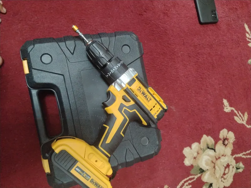 DEWALT 48 V MAX работает, очень отлично