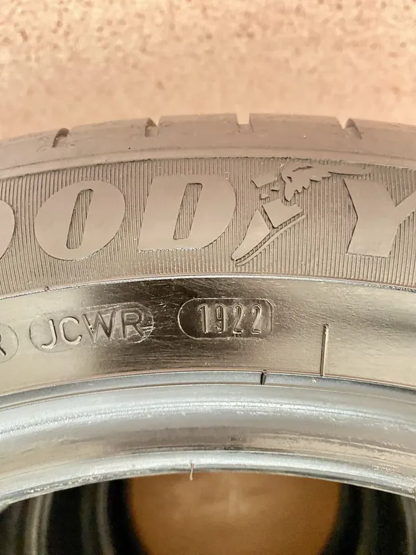 Шины Good Year 215/55R17 3