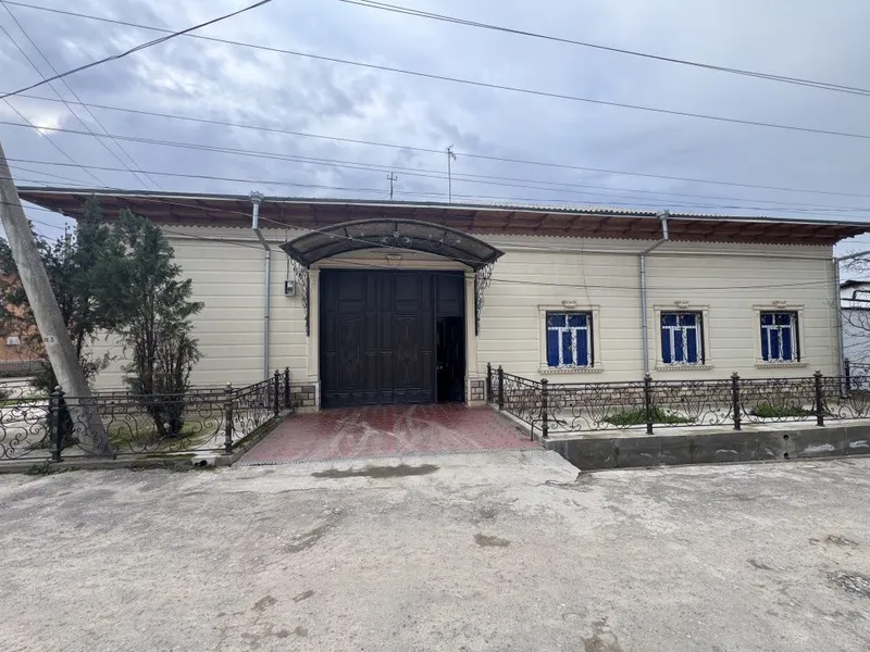 Shahrisabz shahar markazida srochniy hovli sotiladi