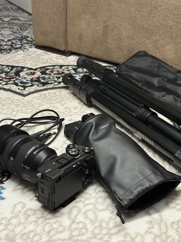 Sony a7cii + объектив 24-105 + 2шт батарейка + зарядка + штатив 2 Sony a7cii + объектив 24-105 + 2шт батарейка + зарядка + штатив 2