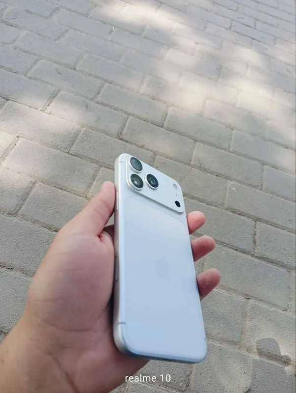 Iphone 17 pro max — фото 1
