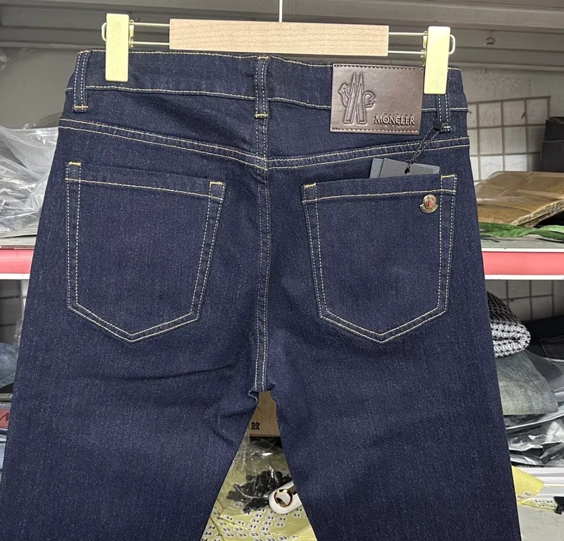 Moncler jeans 31 slime