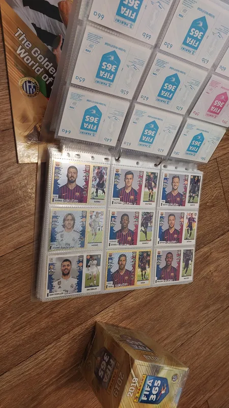 Fifa 2019 Panini новый, запечатанный бокс + альбом — фото 1