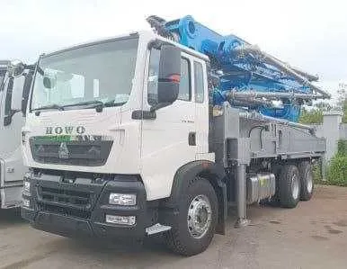 Автобетононасос марки JIUHE JH52 на шасси HOWO TX (52 метр)