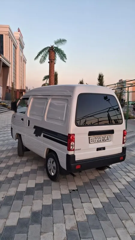 Дамас ван DAMAS VAN 5 Дамас ван DAMAS VAN 5