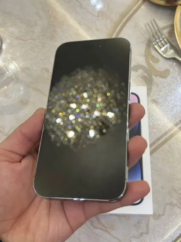 Iphone 14 pro sotladi 128 talik 75% emkos kar daq